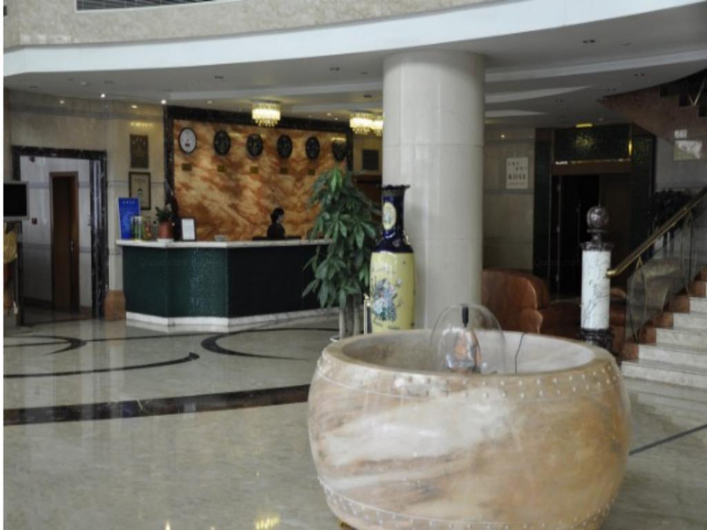 Beijing Spring Hotel Bagian luar foto