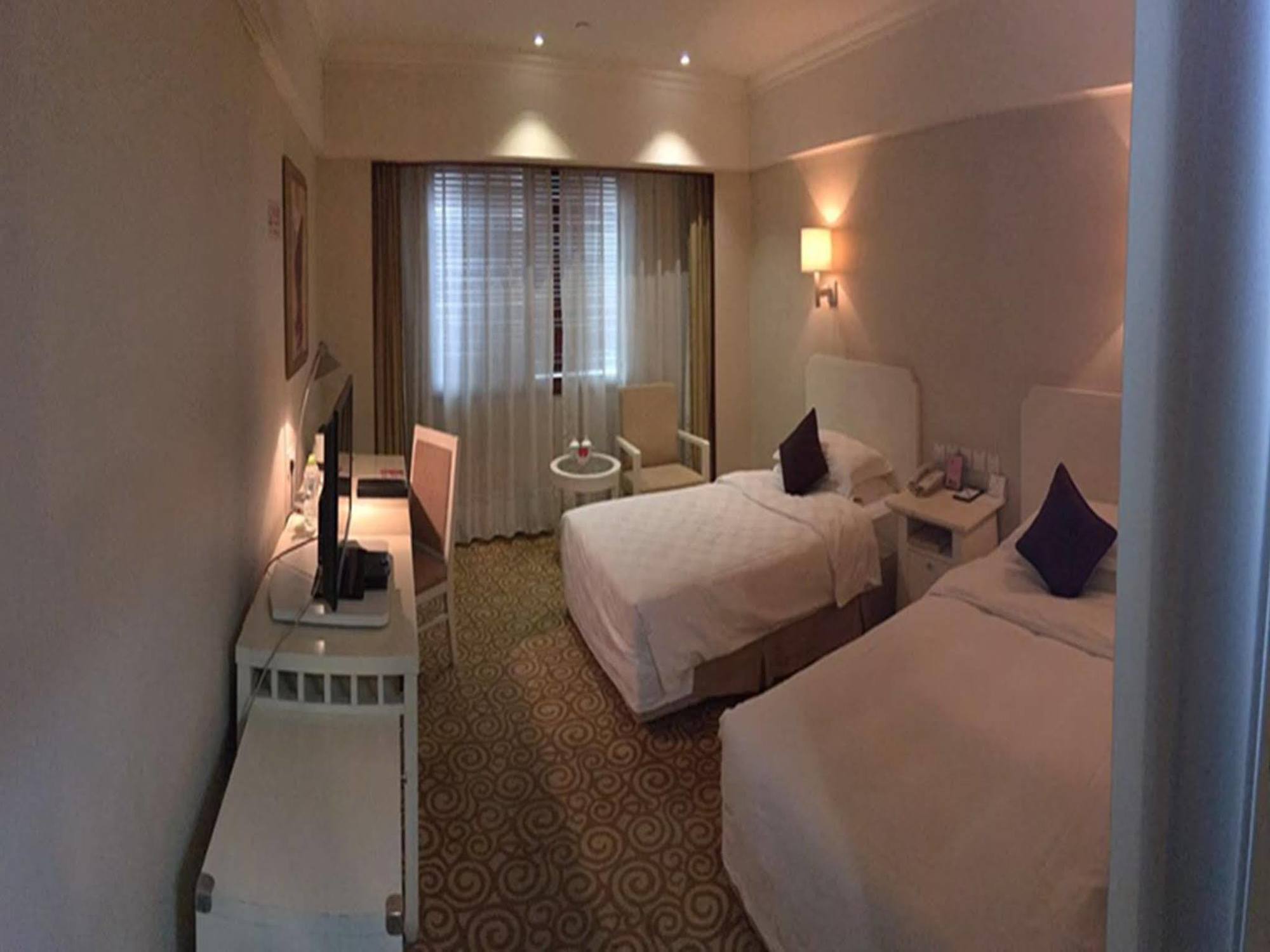 Beijing Spring Hotel Bagian luar foto