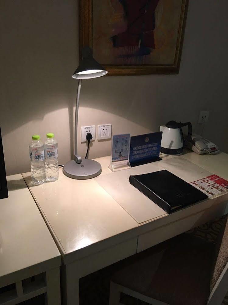 Beijing Spring Hotel Bagian luar foto